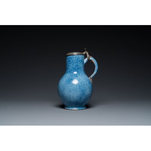 1274 - A monochrome blue Brussels faience jug with pewter cover, 18th C.H.: 28,5 cm (incl. cover)... 