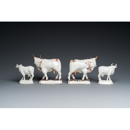 1318 - Four pairs of Dutch Delft cows, 18th C.L.: 16 cm - H.: 15 cm (the largest)