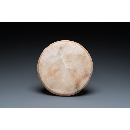 1394 - An Egyptian alabaster vase and a dish, Old Kingdom
 
 Dia.: 21 cm (the dish)H.: 17 cm - Dia.: 10 cm ... 