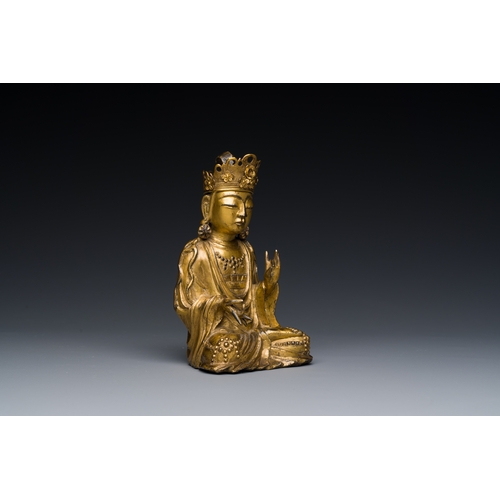 264 - A Korean gilt bronze sculpture of Guanyin, 17th C.Description:H.: 13,3 cm Weight: 675 grams Provenan... 