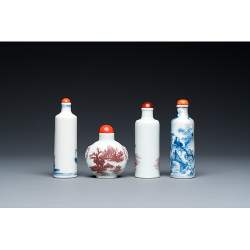 23 - Four Chinese blue, white and copper-red snuff bottles, 19th C.Description:H.: 9,5 cm (the tallest bo... 