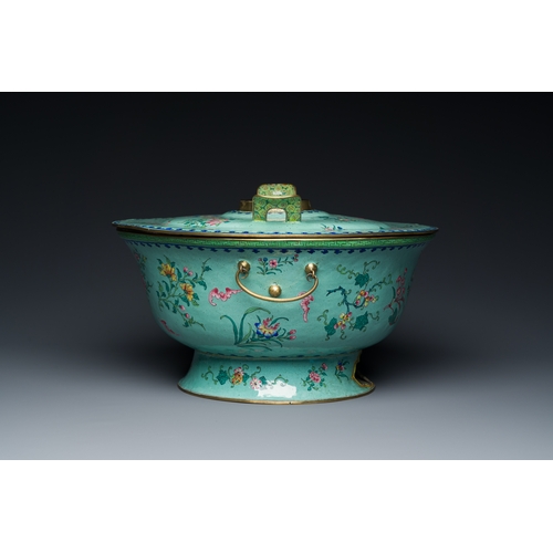 31 - A large Chinese green-ground Canton enamel warming bowl with floral design, 18th C.Description:Dia.:... 