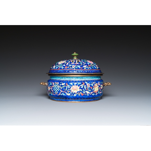 39 - A Chinese Canton enamel three-piece warming bowl, QianlongDescription:L.: 25 cm - H.: 16,5 cmConditi... 