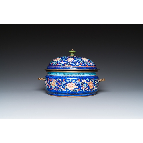 39 - A Chinese Canton enamel three-piece warming bowl, QianlongDescription:L.: 25 cm - H.: 16,5 cmConditi... 