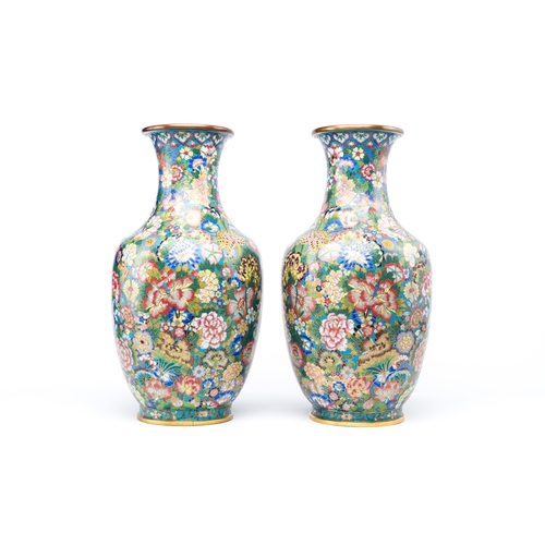 41 - A fine pair of Chinese cloisonne 'millefleurs' vases, workshop mark of De Cheng, Beijing, 2nd half 1... 