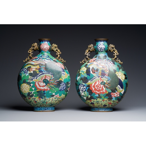 42 - A pair of Chinese cloisonne moon flask vases, 'bianhu', JiaqingDescription:H.: 39 cmCondition:The ab... 