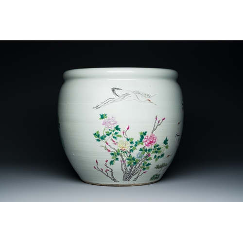 74 - A fine Chinese famille rose 'cranes' fish bowl, 19th C.Description:Dia.: 42 cm - H.: 40,5 cmConditio... 