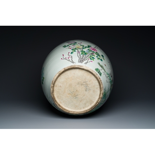 74 - A fine Chinese famille rose 'cranes' fish bowl, 19th C.Description:Dia.: 42 cm - H.: 40,5 cmConditio... 