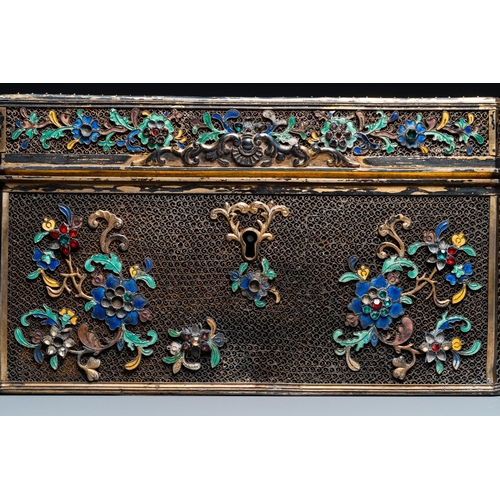 113 - A rare Chinese imperial filigree, gilt and polychrome enamelled silver lidded box inlaid with precio... 