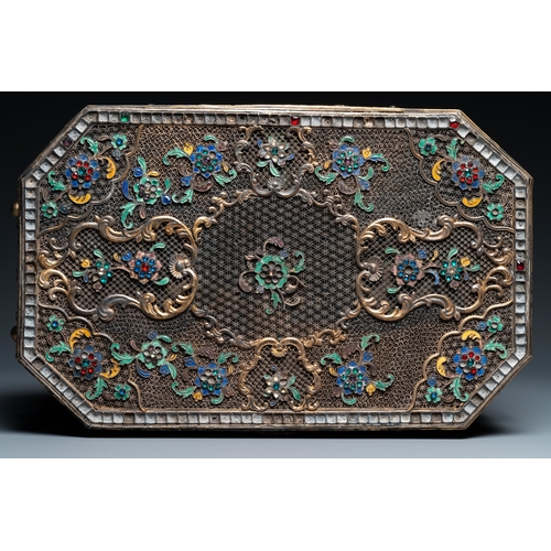 113 - A rare Chinese imperial filigree, gilt and polychrome enamelled silver lidded box inlaid with precio... 