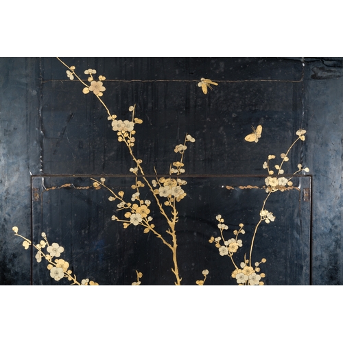 114 - Two large Chinese Canton black and gilt-lacquered panels, 19th C.Description:Dim.: 190 x 77 cmCondit... 