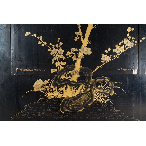 114 - Two large Chinese Canton black and gilt-lacquered panels, 19th C.Description:Dim.: 190 x 77 cmCondit... 