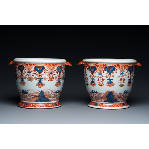 128 - A pair of rare Chinese Imari-style wine bottle coolers, QianlongDescription:L.: 23 cm - H.: 17 cmCon... 