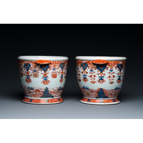 128 - A pair of rare Chinese Imari-style wine bottle coolers, QianlongDescription:L.: 23 cm - H.: 17 cmCon... 