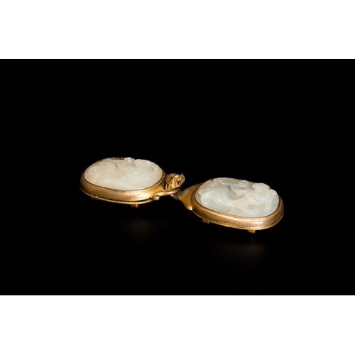 166 - Five fine Chinese white jade belt buckles, QingDescription:Dim.: 7,2 x 5 x 2 cm (the mounted piece)D... 