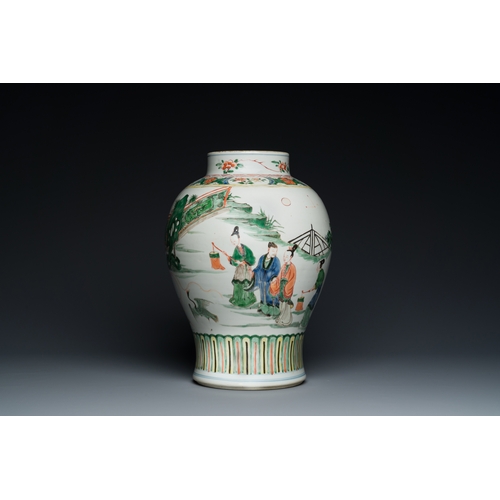 184 - A Chinese famille verte vase with reticulated wooden cover and stand, KangxiDescription:H.: 35 cm (v... 