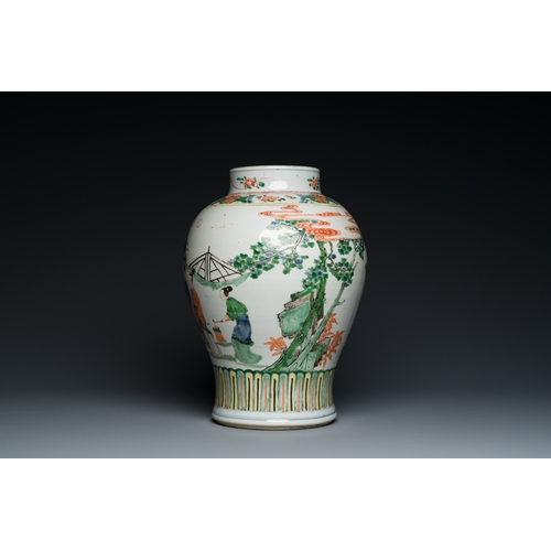 184 - A Chinese famille verte vase with reticulated wooden cover and stand, KangxiDescription:H.: 35 cm (v... 