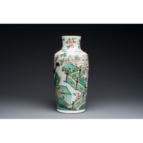 186 - A Chinese famille verte rouleau vase with ladies at a scholar's table, KangxiDescription:H.: 41,5 cm... 