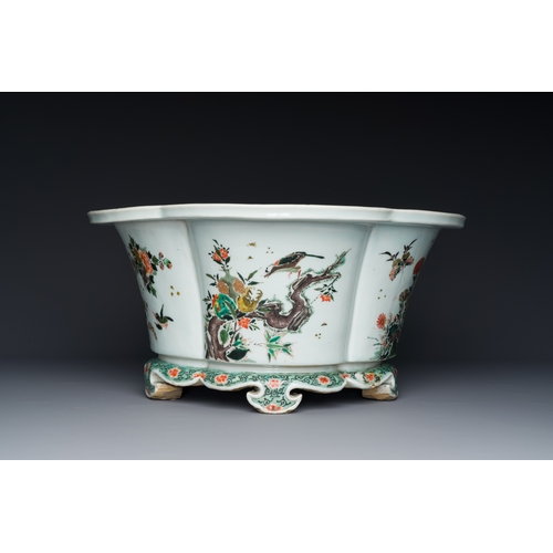 187 - An imperial Chinese famille verte cinquefoil jardiniere, Kangxi mark and of the periodDescription:L.... 