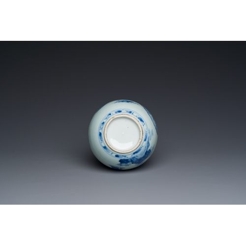 203 - A Chinese blue and white pear-shaped 'narrative subject' vase, KangxiDescription:H.: 22,5 cmConditio... 