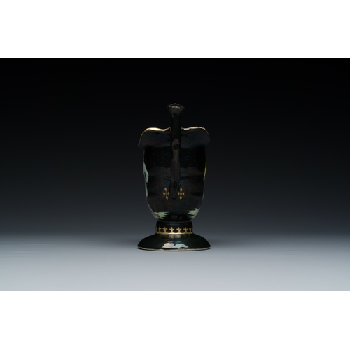 222 - A rare Chinese black-ground enamelled ewer with Ottoman musicians, QianlongDescription:L.: 14 cm - H... 