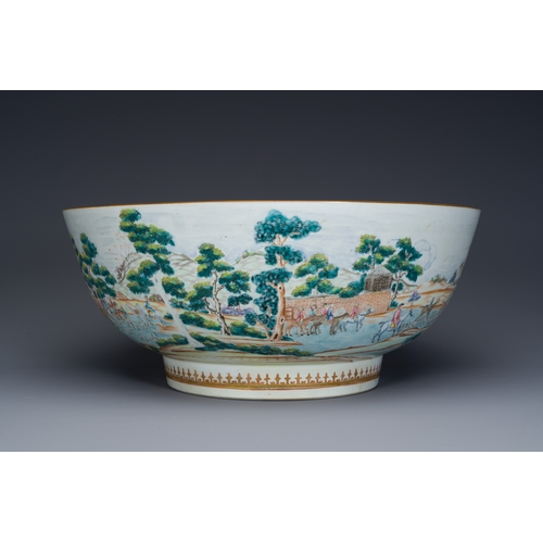 235 - A large Chinese famille rose 'fox hunt' bowl, QianlongDescription:Dia.: 38,5 - H.: 16,5 cm The desig... 