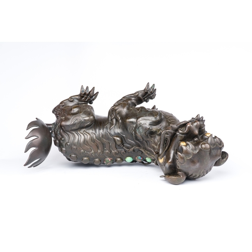 247 - A rare Chinese inlaid bronze lion-form censer, MingDescription:H.: 35 cm - L.: 43 cm Weight: 10,4 kg... 