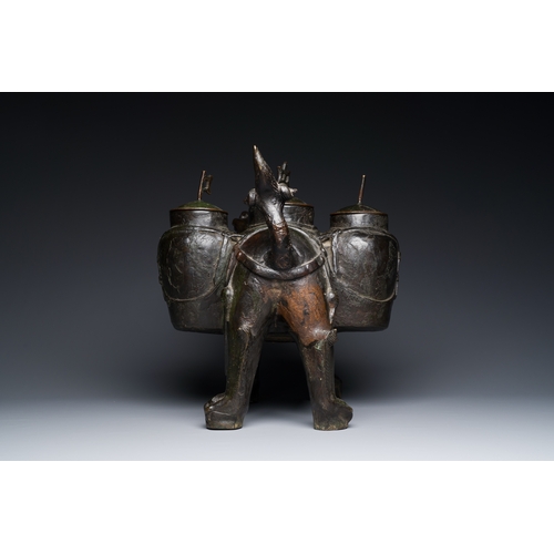 248 - A large Chinese bronze 'touhu' or arrow vase in the shape of a lion, MingDescription:L.: 50 cm - H.:... 