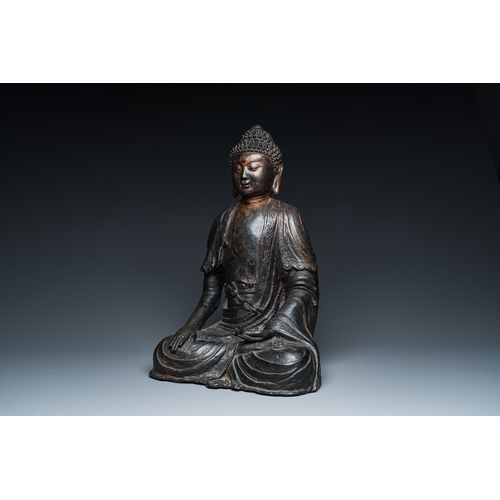 253 - A large Sino-Tibetan bronze Buddha with traces of gilding, MingDescription:H.: 42,5 cm Weight: 10,5 ... 