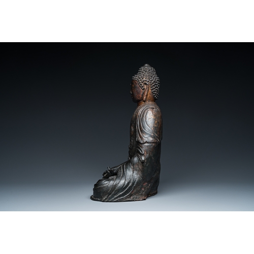 253 - A large Sino-Tibetan bronze Buddha with traces of gilding, MingDescription:H.: 42,5 cm Weight: 10,5 ... 