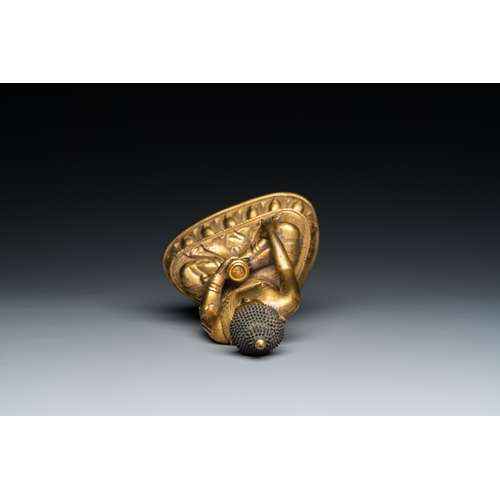 259 - A Sino-Tibetan gilt bronze Medicine Buddha or Bhaishajyaguru, 16th C.Description:H.: 17 cm Weight: 1... 