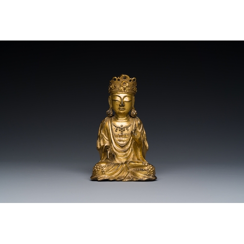 264 - A Korean gilt bronze sculpture of Guanyin, 17th C.Description:H.: 13,3 cm Weight: 675 grams Provenan... 