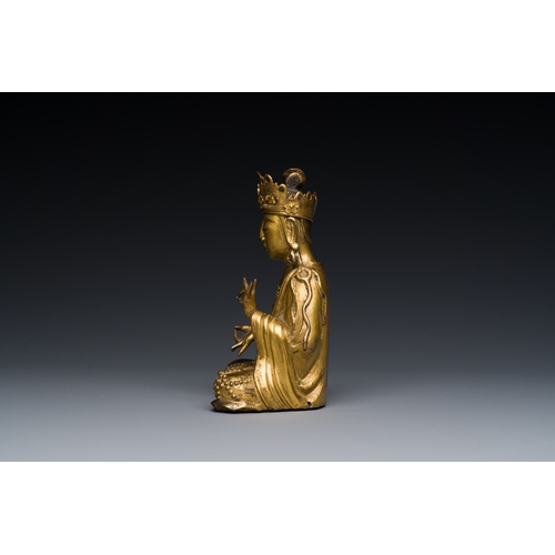 264 - A Korean gilt bronze sculpture of Guanyin, 17th C.Description:H.: 13,3 cm Weight: 675 grams Provenan... 