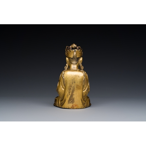 264 - A Korean gilt bronze sculpture of Guanyin, 17th C.Description:H.: 13,3 cm Weight: 675 grams Provenan... 