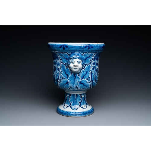 339 - A large Dutch Delft blue and white 'Venus and Adonis' jardiniere, 1st half 18th C.Description:H.: 38... 