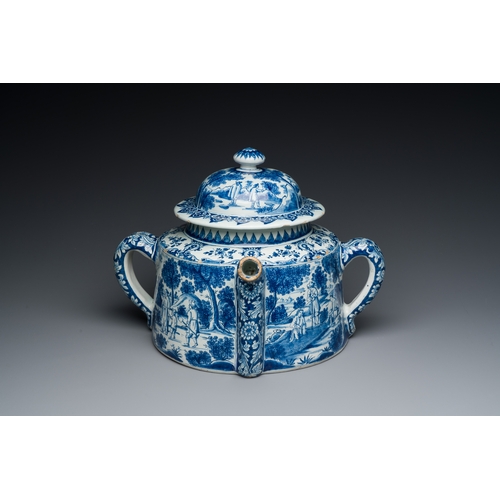 345 - An extremely rare Dutch Delft blue and white posset pot, early 18th C.Description:L.: 27,5 (incl. th... 