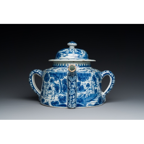 345 - An extremely rare Dutch Delft blue and white posset pot, early 18th C.Description:L.: 27,5 (incl. th... 