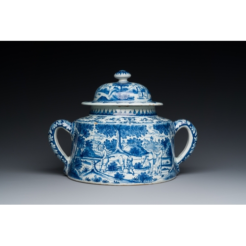 345 - An extremely rare Dutch Delft blue and white posset pot, early 18th C.Description:L.: 27,5 (incl. th... 