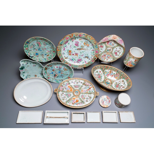 10 - An extensive collection of Chinese Canton famille rose porcelain, 19th C.Description:L.: 37,5 cm â... 