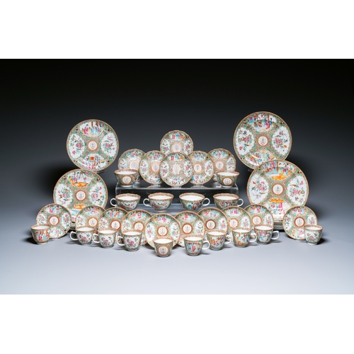 11 - A Chinese Canton famille rose Scottish market Ormiston armorial 41-piece service, 19th C.Description... 