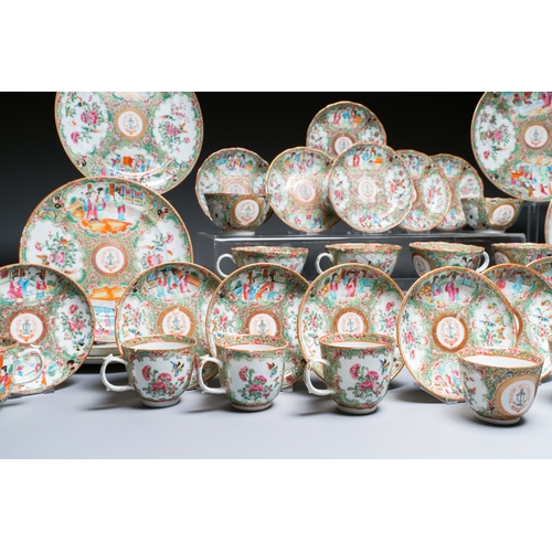 11 - A Chinese Canton famille rose Scottish market Ormiston armorial 41-piece service, 19th C.Description... 