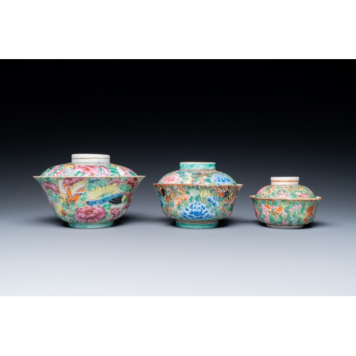 19 - Three Chinese Canton famille rose bowls and covers for the Thai market, 19th C.Description:Dia.: 14,... 