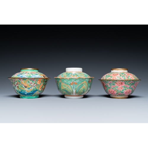 20 - Three Chinese Canton famille rose bowls and covers for the Thai market, 19th C.Description:Dia.: 12 ... 