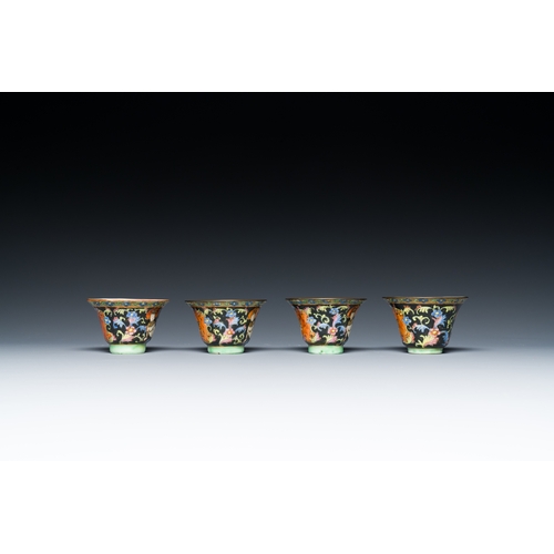 21 - Four Chinese Thai market Bencharong 'Theppanom' wine cups, 19th C.Description:Dia.: 6 cm - H.: 4 cmC... 