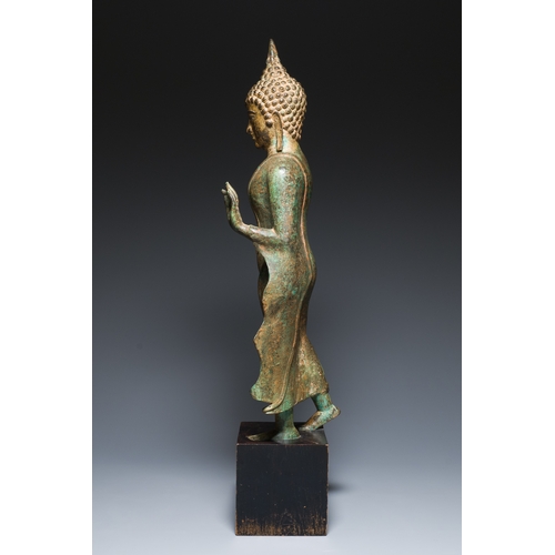 25 - A large Thai partly gilt bronze sculpture of Buddha, probably Sukhotai period, 15th C.Description:H.... 