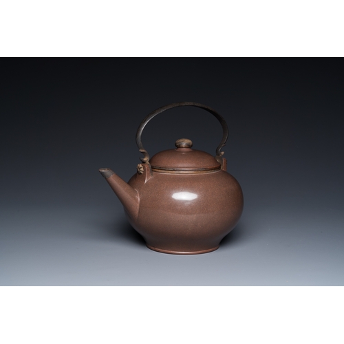 27 - A Chinese polished Yixing stoneware teapot and cover for the Thai market, Li Xing å©è mark, 19th ... 