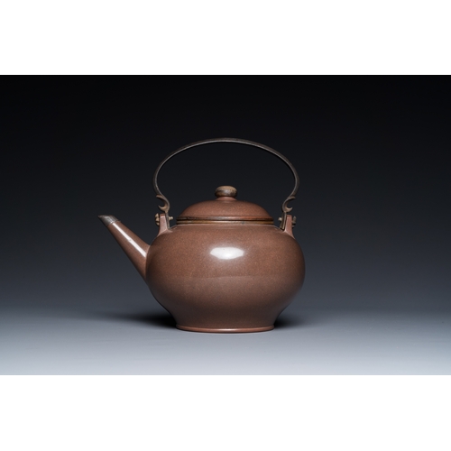 27 - A Chinese polished Yixing stoneware teapot and cover for the Thai market, Li Xing å©è mark, 19th ... 