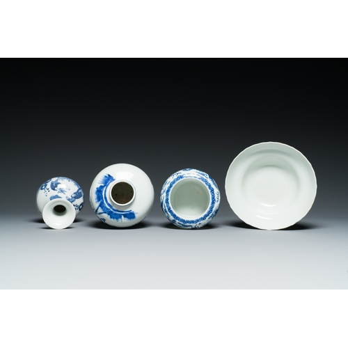 45 - A varied collection of Chinese blue and white wares, 19/20th C.Description:L.: 22 cm (the spoon)H.: ... 