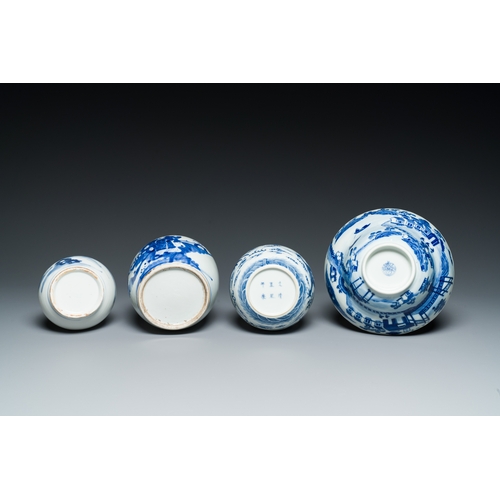 45 - A varied collection of Chinese blue and white wares, 19/20th C.Description:L.: 22 cm (the spoon)H.: ... 