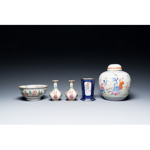 53 - A varied collection of Chinese porcelain and Canton enamel, 18/19th C.Description:H.: 35 cm (the tal... 